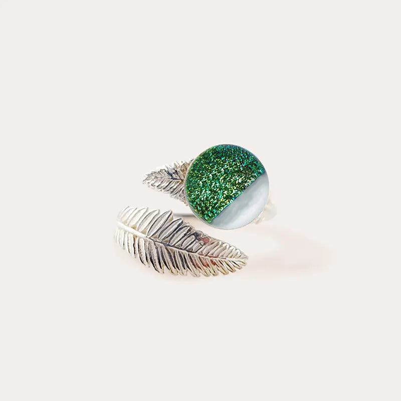 Bague feuille fine verte orneige