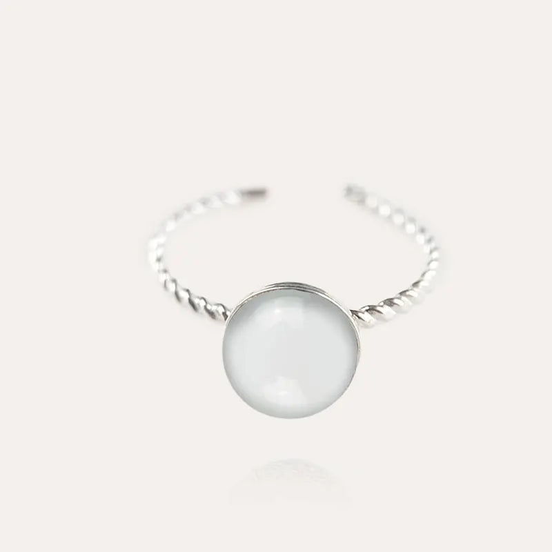 Bague torsadée grosse femme blanche lumine