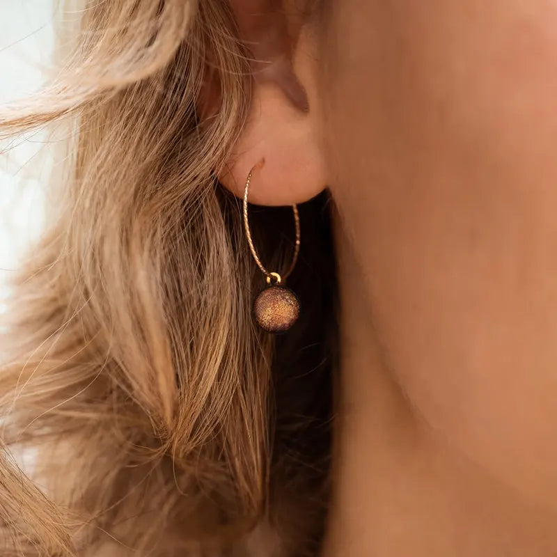 Boucles d'oreilles créoles torsadées colorée dorées marron orange safrane