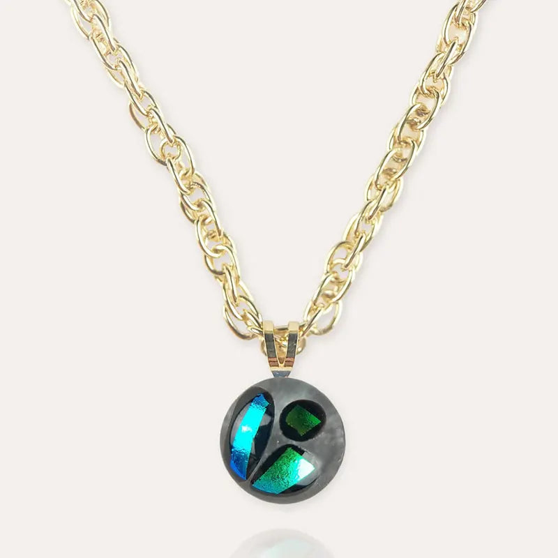 Collier ras de cou en perle de verre avec pierre naturelle, plaque or et bleu voluca