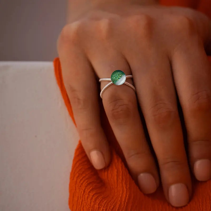 Bague entrelacée en argent, verte orneige