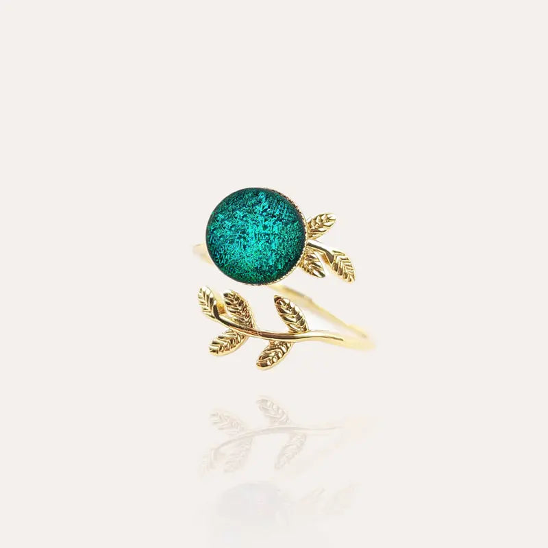 Bague feuille à l'or fin, bijou dorée et verte emeria