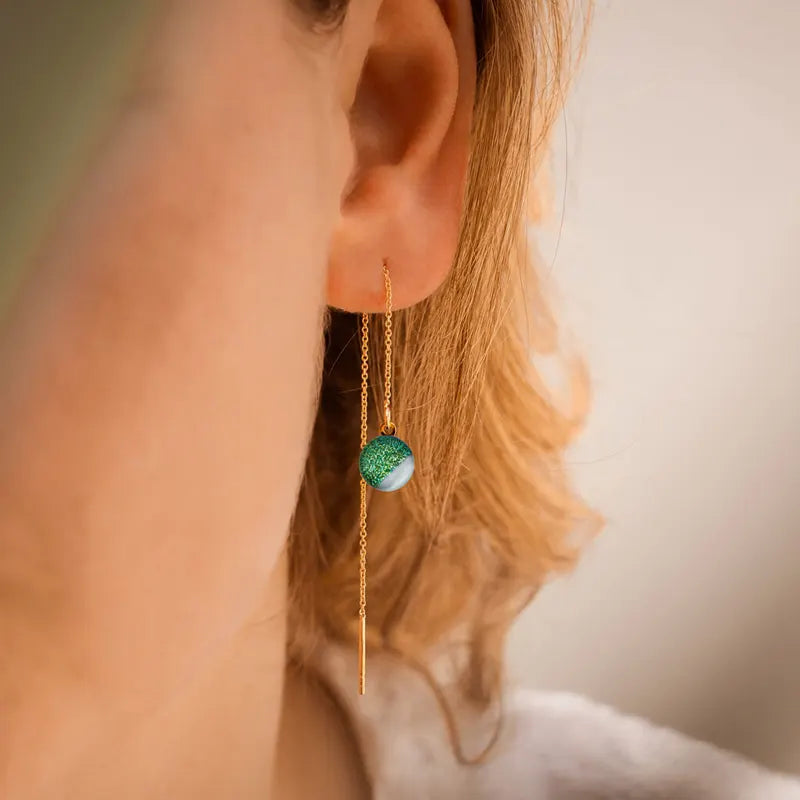 Boucles d'oreilles chaînette femme pendantes fantaisie dorées vertes orneige