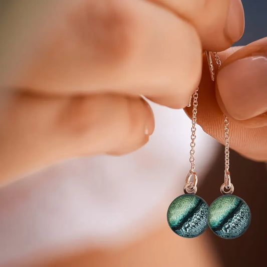 Boucles d'oreilles chainette avec perle de verre en argent massif vertes oryna