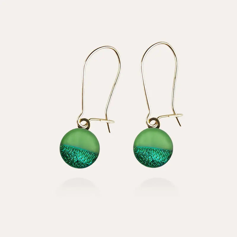 Boucles d'oreilles dormeuses idée cadeau bijoux dorées vertes avantica