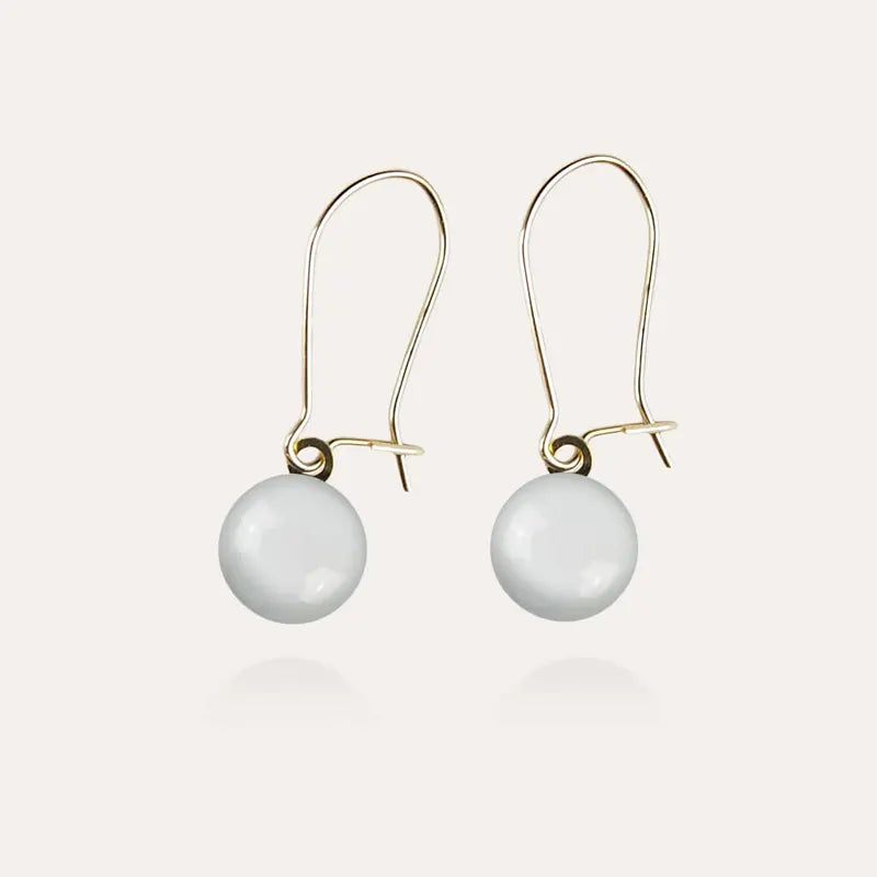 Boucles d'oreilles dormeuses idée cadeau bijoux dorées blanches lumine