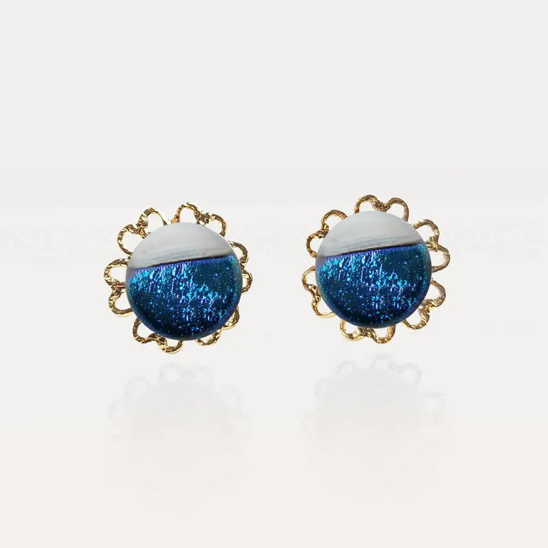 Boucles d'oreilles fleur cadeau anniversaire femme 70 ans dorées bleu bleuange