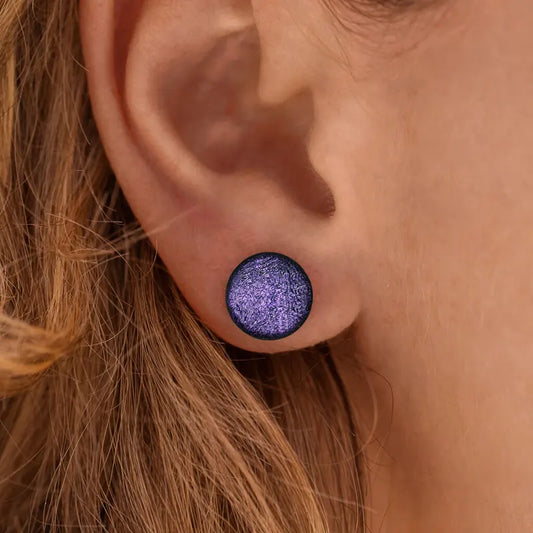 Grosses perles de verre sur puces d'oreilles en argent massif violettes lilalune