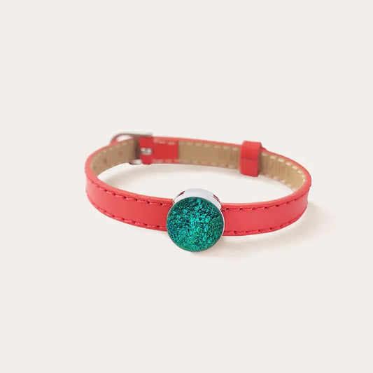 Bracelet cuir rouge avec verre vert emeria