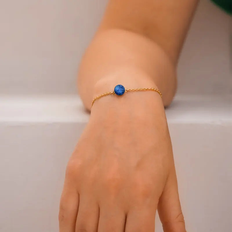 Bracelet fin pour femme ado fille de 12 ans en plaque or, bleu lagonia