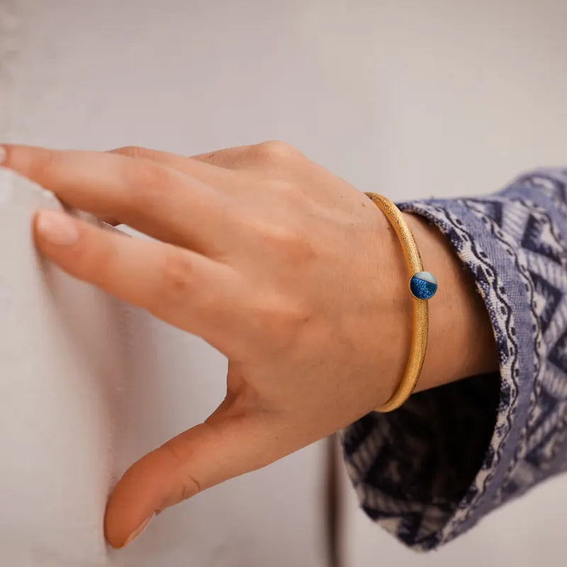 Bracelet manchette doré pour femme, couleur bleu. bleuange