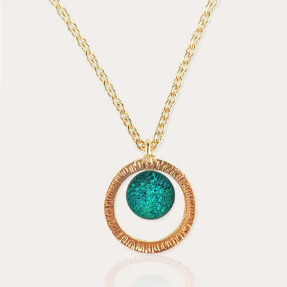 Collier chaîne pour femme de perle ras du cou, doré vert emeria