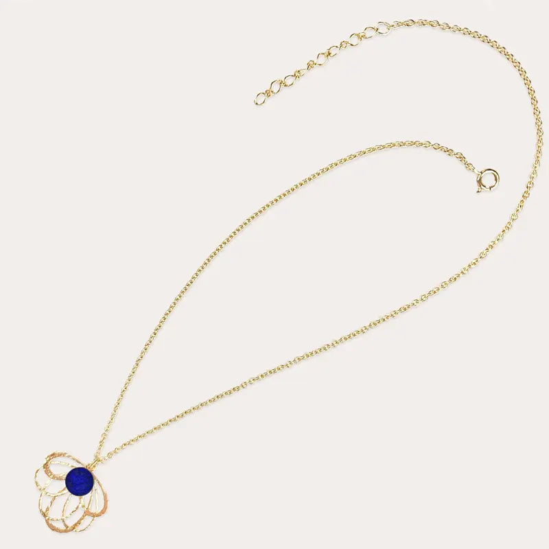 Collier pour femme tendance avec pierres naturelles, plaque or bleu nocturnelle